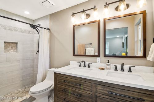 3605 Indian Riv Dr, Cocoa FL 32926-8704 exterior