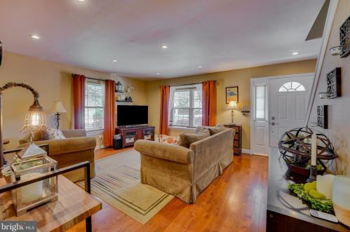 2472 Hillendale Dr, Norristown, PA 19403-5134