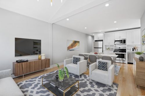 97-19 84th St, Jamaica, NY 11417-2416