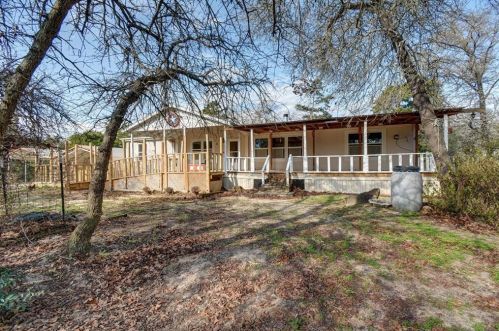498 Red Rock Ranch Rd, Red Rock, TX 78662-4578