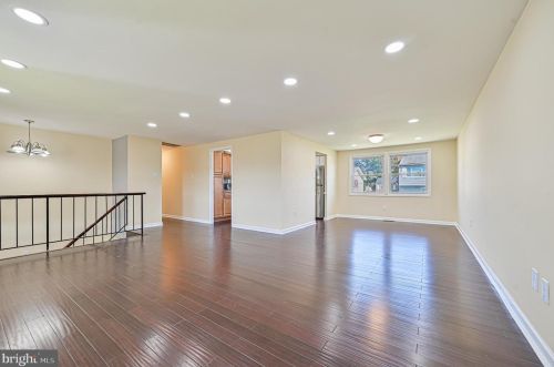 31 Niagara Ln, Willingboro NJ  08046-1249 exterior