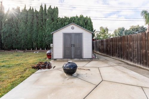 1341 Loma Vista Dr, Hollister CA  95023-6209 exterior