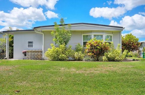 38 Le Mans Dr, Naples FL 34112-9126 exterior