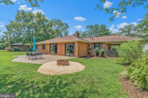 10519 Amity St, Lorton VA  22079-3516 exterior