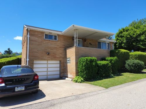 2006 Calvin St, Mckeesport, PA 15132-5609