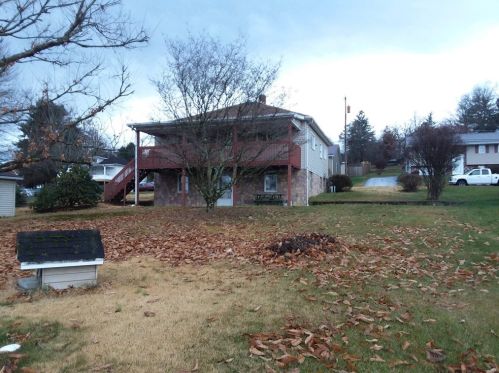 109 Walnut St, Grays Landing, PA 15461-2134