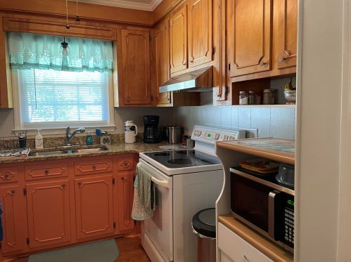140 Oakland Dr, Kingstree SC  29556-1810 exterior