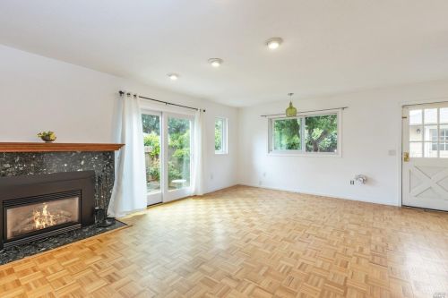 2128 Hvn Dr, Santa Rosa CA 95404-3221 exterior