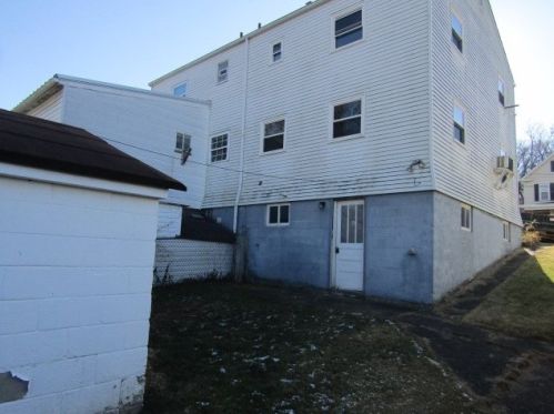 308 Cedar St, Jeannette, PA 15644-2520