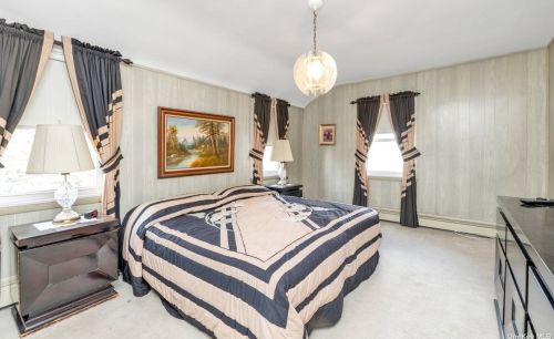 57 Opal St, Floral Park NY  11003-4306 exterior