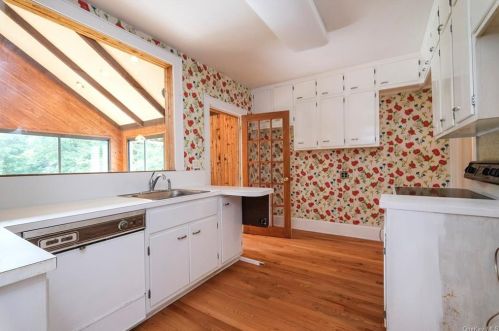 3388 Old Yorktown Rd, Yorktown Hgts NY  10598-1109 exterior