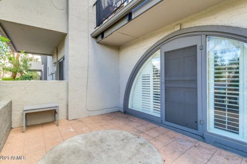 4041 Camelback Rd, Phoenix AZ  85018-2727 exterior