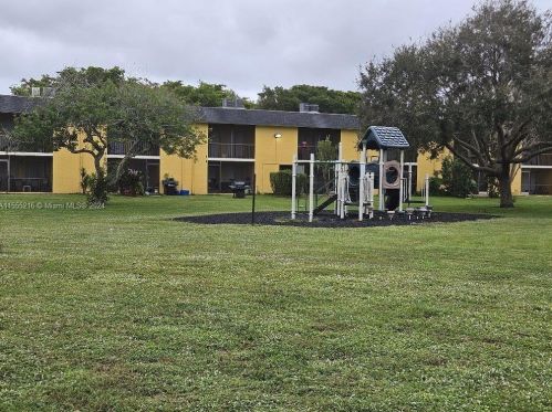 801 Meadows Cir, Boynton Beach FL  33436-8936 exterior
