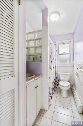 122 Gaston Ave, Outwater NJ  07026-1208 exterior