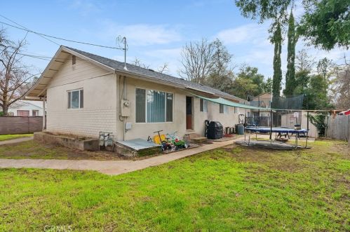 1744 Oakdale St, Chico CA  95928-7047 exterior