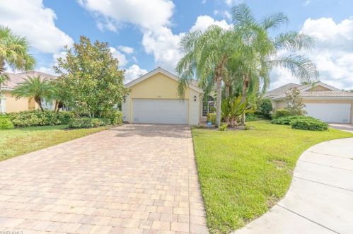 7829 Orvieto Ct, Naples FL  34114-2634 exterior