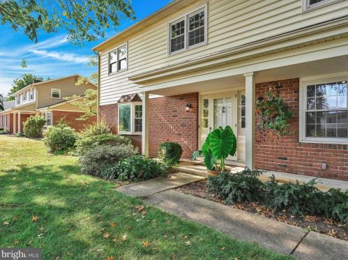 355 Richland Dr, Lancaster, PA 17601-3631
