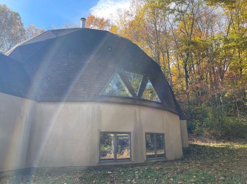 208 Heasley Hollow Rd, Vandergrift, PA 15690-8014