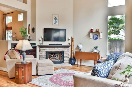 1456 Sapphire Dr, Carlsbad CA 92011-1200 exterior