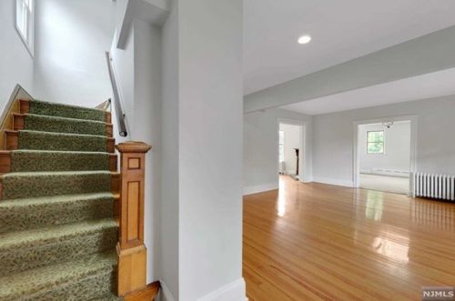 185 Closter Dock Rd, Closter NJ  07624-1907 exterior