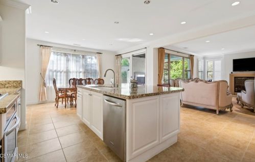 31 Tall Cedars, Irvine CA  92620-3669 exterior