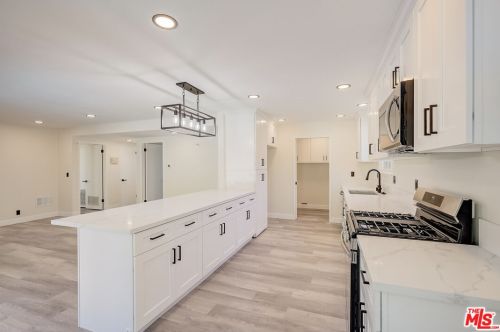 130 La Plaza Dr, La Habra CA  90631-4449 exterior