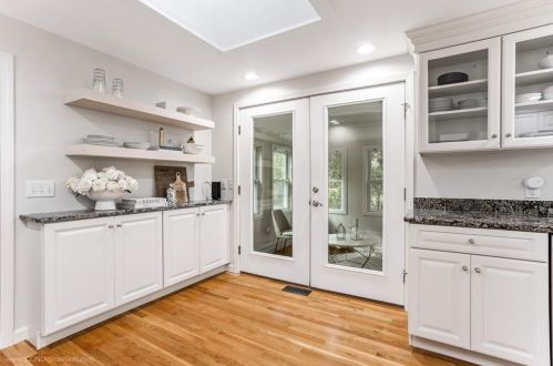 311 Middle Rd, Warwick RI  02818-2807 exterior