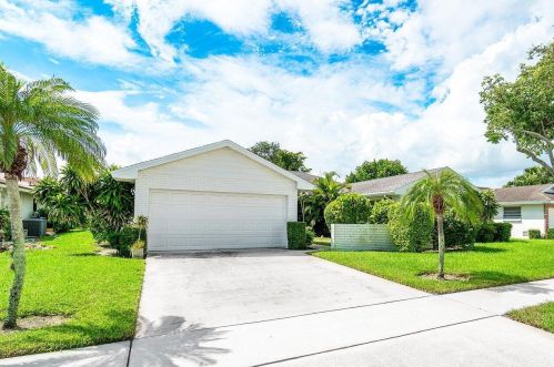 10724 Greentrail Dr, Boynton Beach, FL 33436-4920
