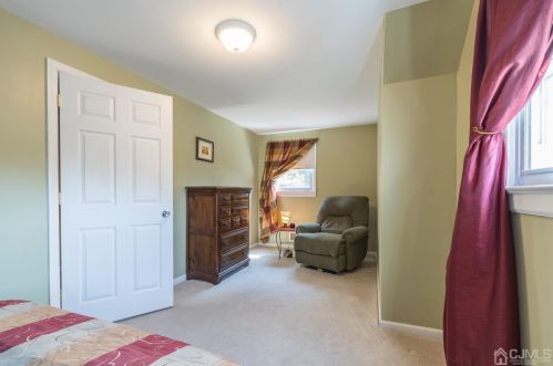 118 Lakeview Ave, Piscataway NJ 08854-2740 exterior