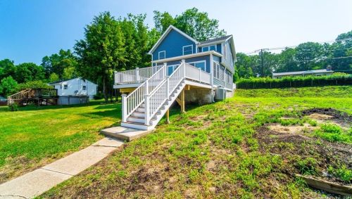 27 Garrigus Ct, Waterbury CT  06716-3103 exterior