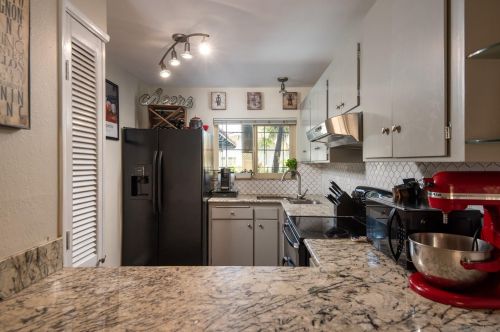 4339 Loma Riviera Ct, San Diego CA 92110-5503 exterior