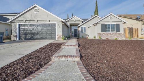 490 Santa Barbara St, Los Banos CA  93635-6324 exterior