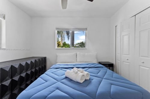 1124 13 Ter, Hollywood FL 33019-3115 exterior