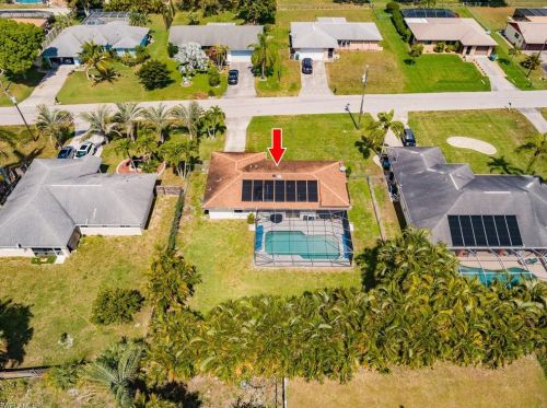 1816 15th St, Cape Coral, FL 33990-3804