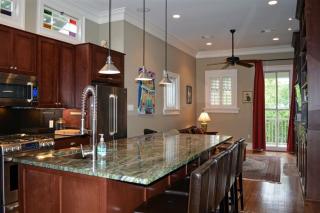 4115 Coliseum St, New Orleans LA  70115-2705 exterior