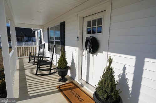 2 Highland Dr, Seaford DE  19973-4827 exterior