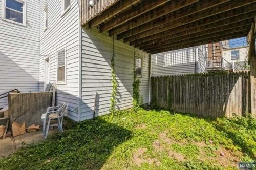 886 Broadway, Bayonne NJ  07002-3033 exterior