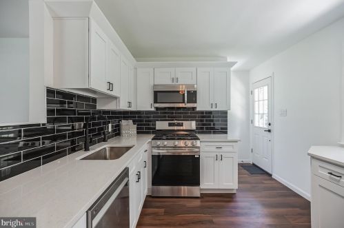 57 Evergreen Ave, Blenheim NJ  08012-3222 exterior