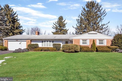 715 Edgewood Ln, Navy Sup Dpt, PA 17055-4916
