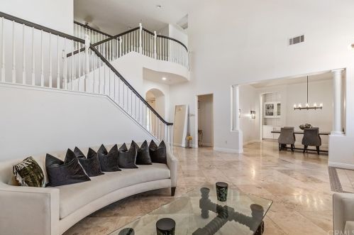 1956 Sycamore Hill Dr, Riverside, CA 92506-4669