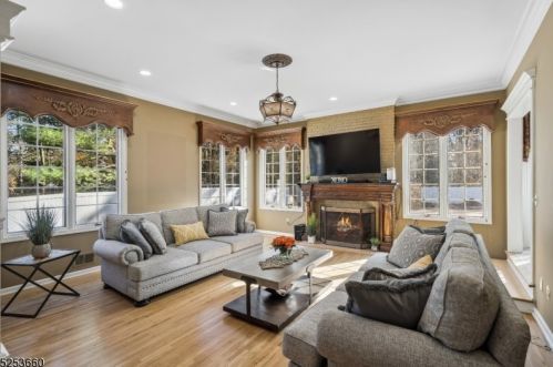 32 Ridge Rd, Parsippany NJ  07834-9629 exterior