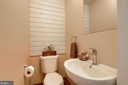 839 Erford Rd, Camp Hill PA  17011-1128 exterior