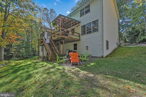 826 Pinewood Dr, Primrose PA 17901-9544 exterior