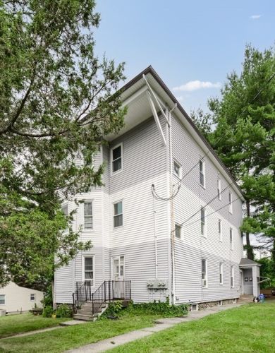 25 Marland Rd, Worcester MA 01606-3048 exterior