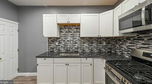 722 Vine St, Camden NJ  08102-1830 exterior