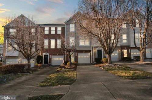 13038 Taxi Dr, Woodbridge, VA 22193-6119