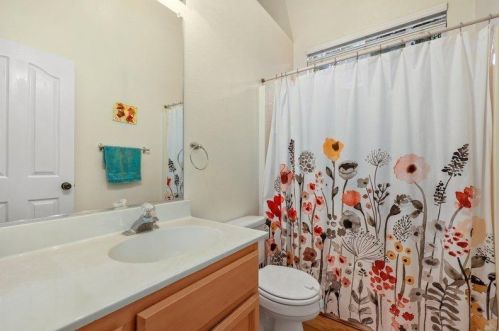 9306 Winningham Ct, Elk Grove CA  95758-6428 exterior