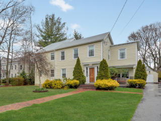 313 Barry Ave, Mamaroneck, NY 10543-2829