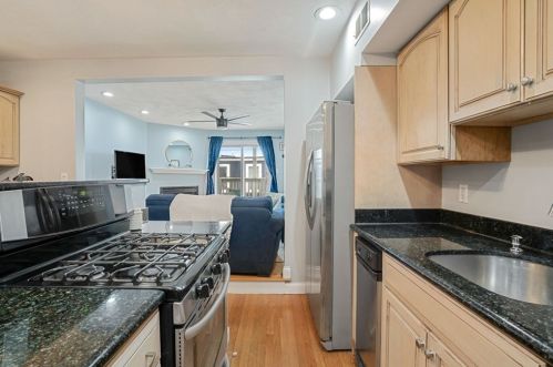 459 6th St, Boston MA  02127-3056 exterior