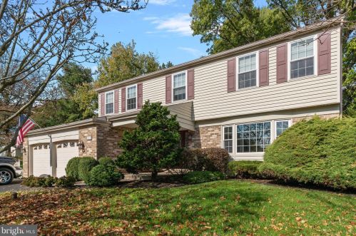 405 Lantern Ln, Lansdale, PA 19446-4029
